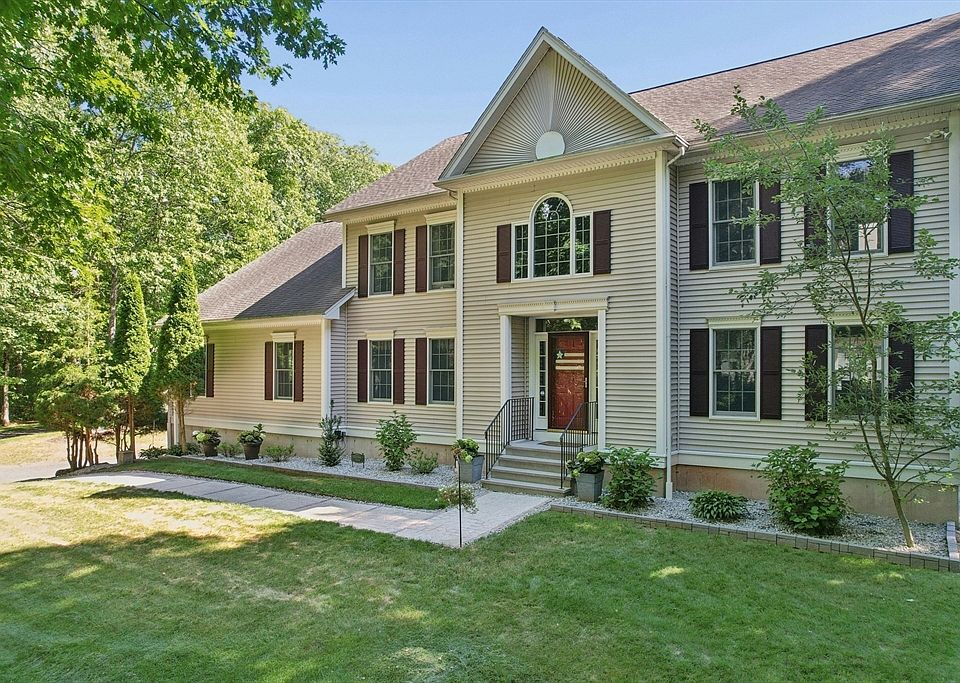 1st image of 203 Maple St