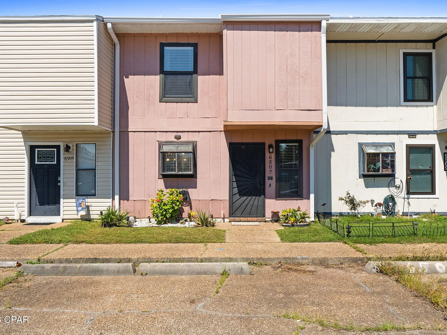 2 bed, 1.5 bath, 1248 sqft, $1,695 — Photo 2