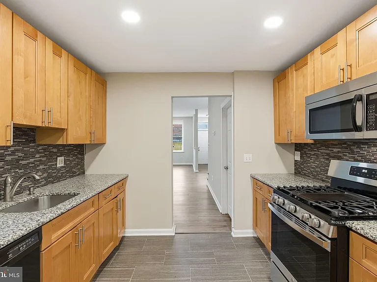 1817 N Gratz St — Photo 15
