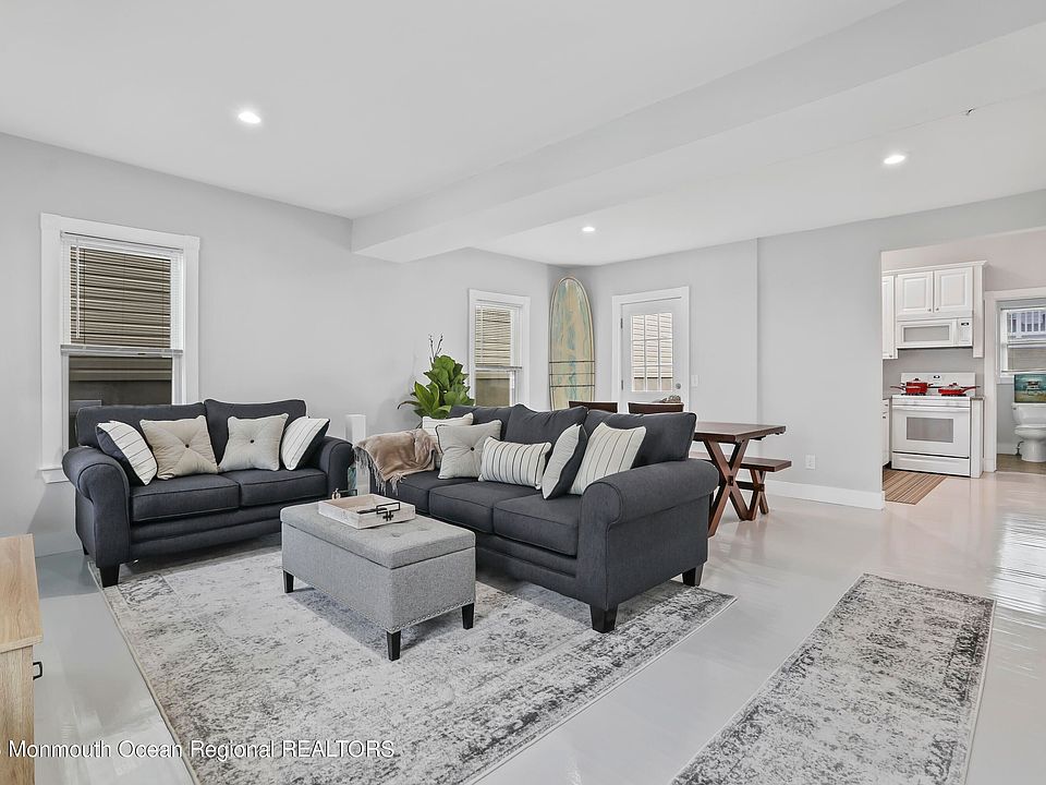 14 Center St Rumson, NJ, 07760 Apartments for Rent Zillow