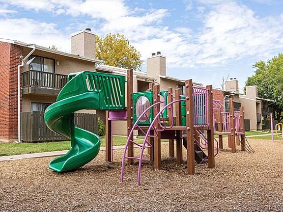3rd image of 4753 Duncanville Rd #208