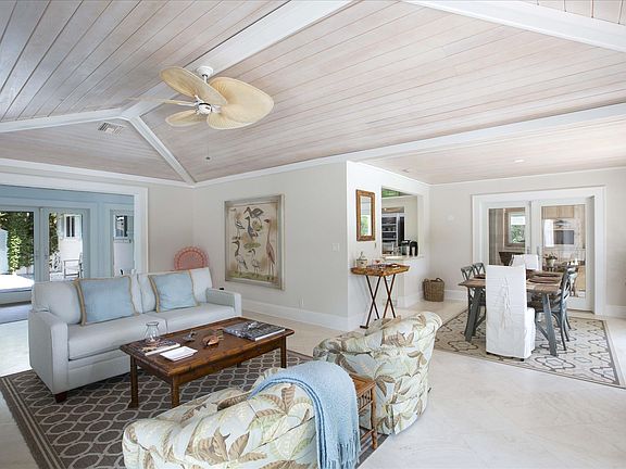 3rd image of 2203 Cove Dr