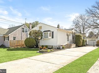 70 Atkins Ave, Hamilton, NJ 08610