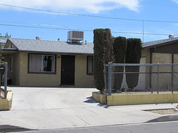2nd image of 1612 Young St