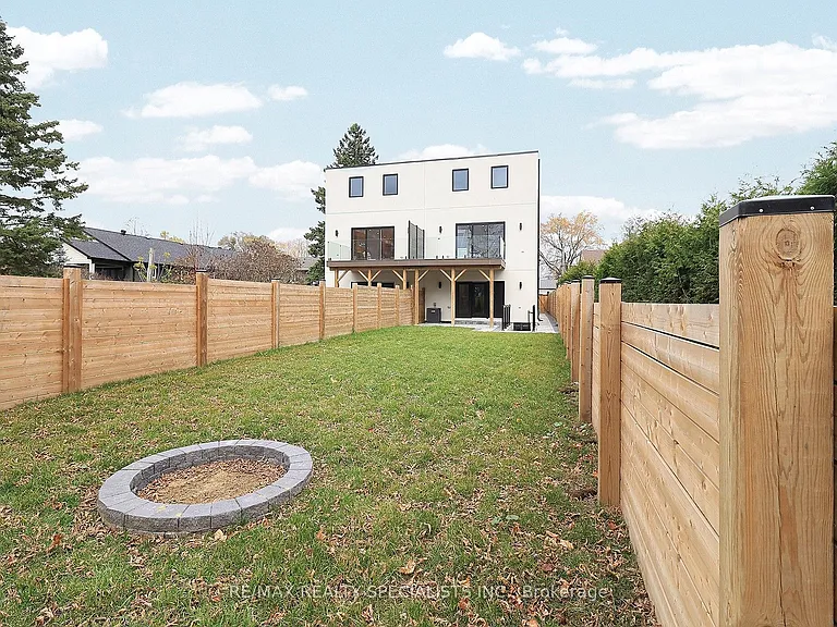 1046 Roosevelt Rd — Photo 6