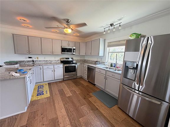 3rd image of 21 San Carlos Ave
