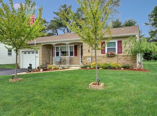 1028 Edgebrook Dr E, Toms River, NJ