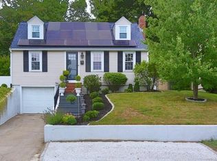 27 Broad Cove Rd, Hingham, MA 02043