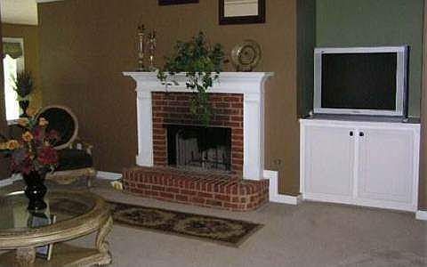2nd image of 121 Oakwood Dr