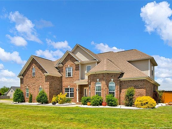 2nd image of 120 Oakridge Dr