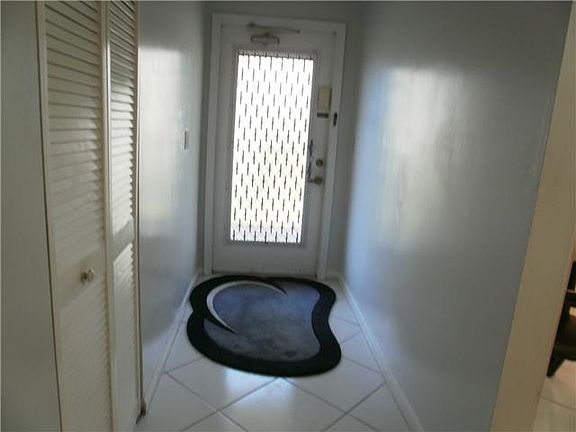 4th image of 6650 S Oriole Boulevard #202