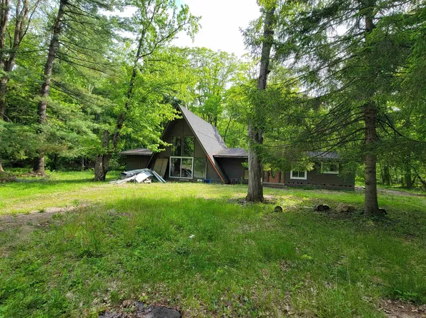 9705 Midland Rd, Freeland, MI 48623