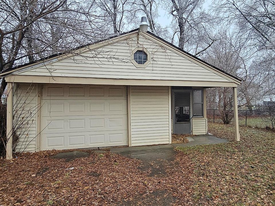 2nd image of 3315 Fulton St