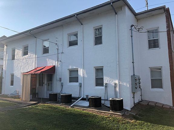 2nd image of 3515 Leavenworth St