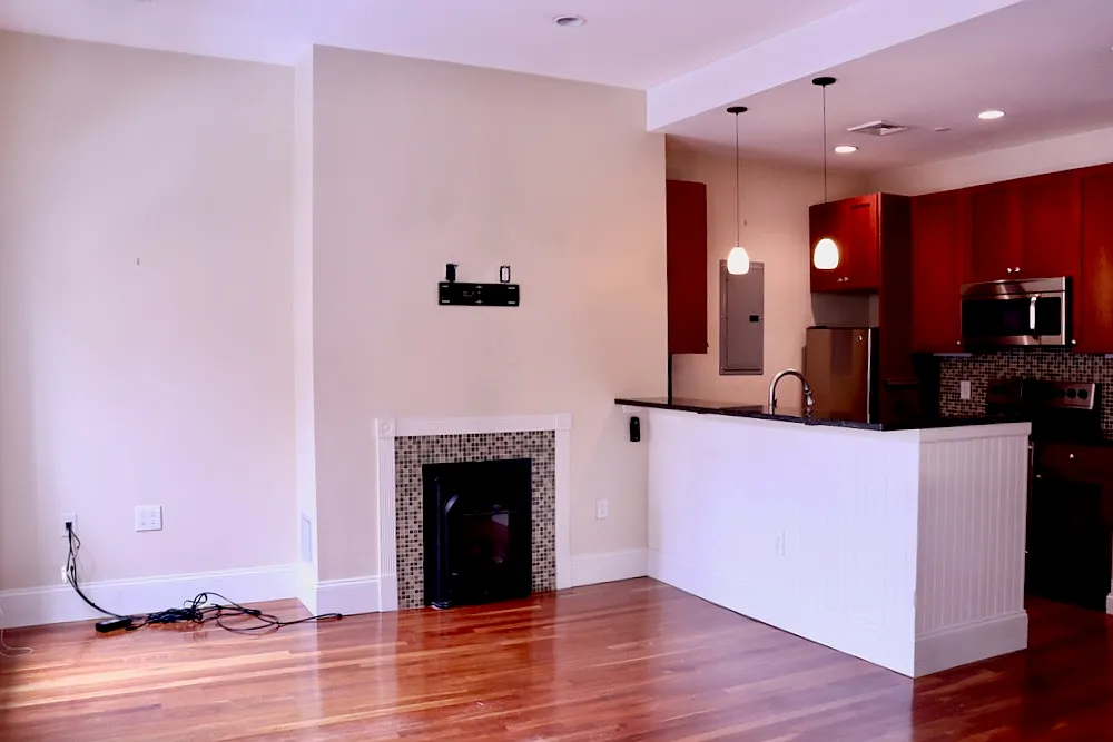 2 bed, 750 sqft, $3,650 — Photo 1