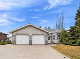 5401 Shannon Dr, Olds, AB T4H1C2