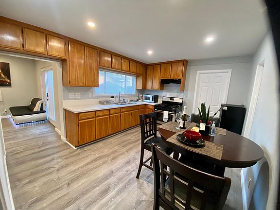 5th image of 6614 California Ave #B