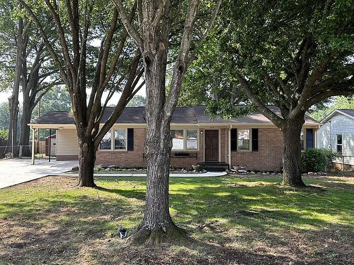 1st image of 206 Gardenia Dr