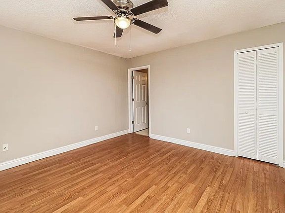 5th image of 2878 Sweet Springs St