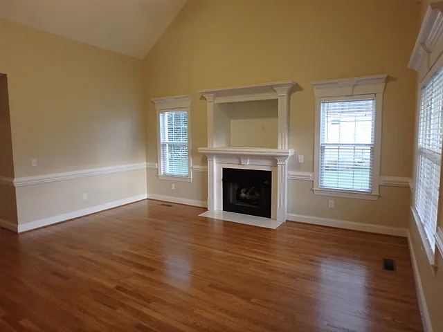 166 Moonlight Dr — Photo 5