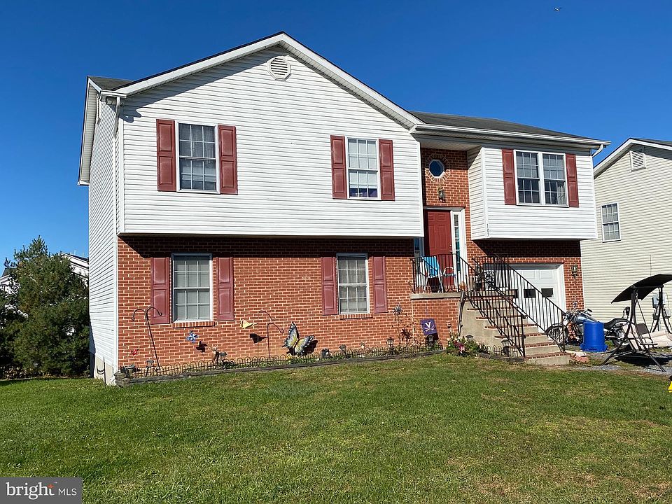 1st image of 107 Nature Dr