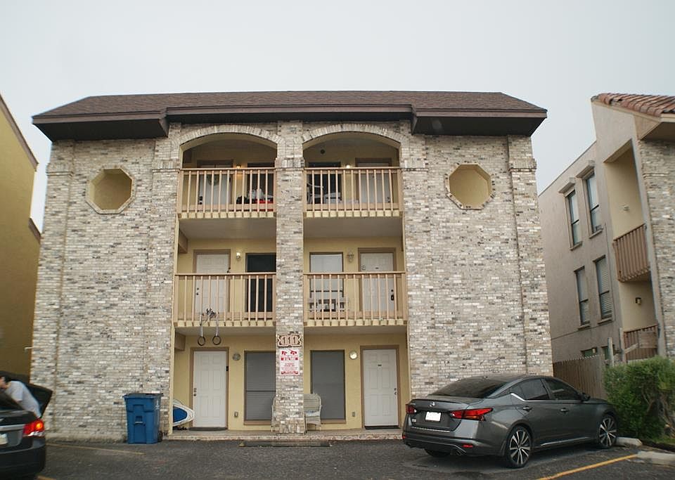 1st image of 111 E Gardenia St #202