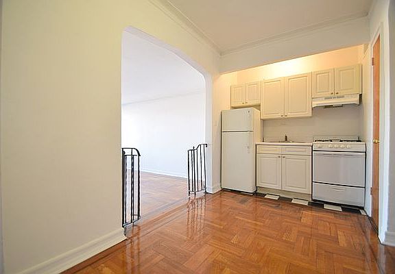 2nd image of 2175 Cedar Ave APT 5I