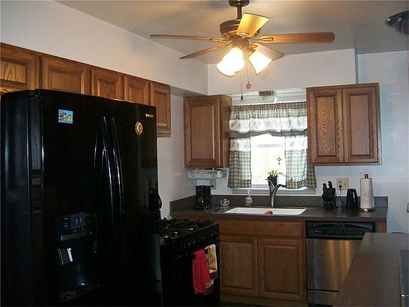 5th image of 632 Eau Claire St
