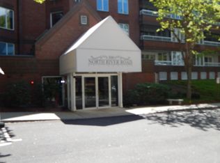 300 River Rd APT 504, Manchester, NH 03104