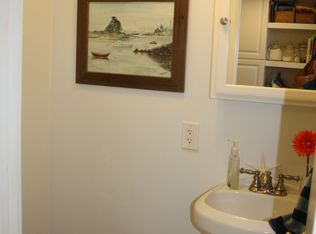 98 Norfolk Ave, Swampscott, MA 01907