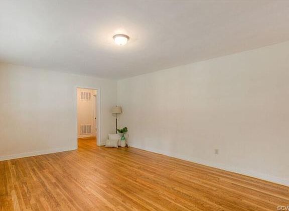 3rd image of 2808 Windsorview Dr