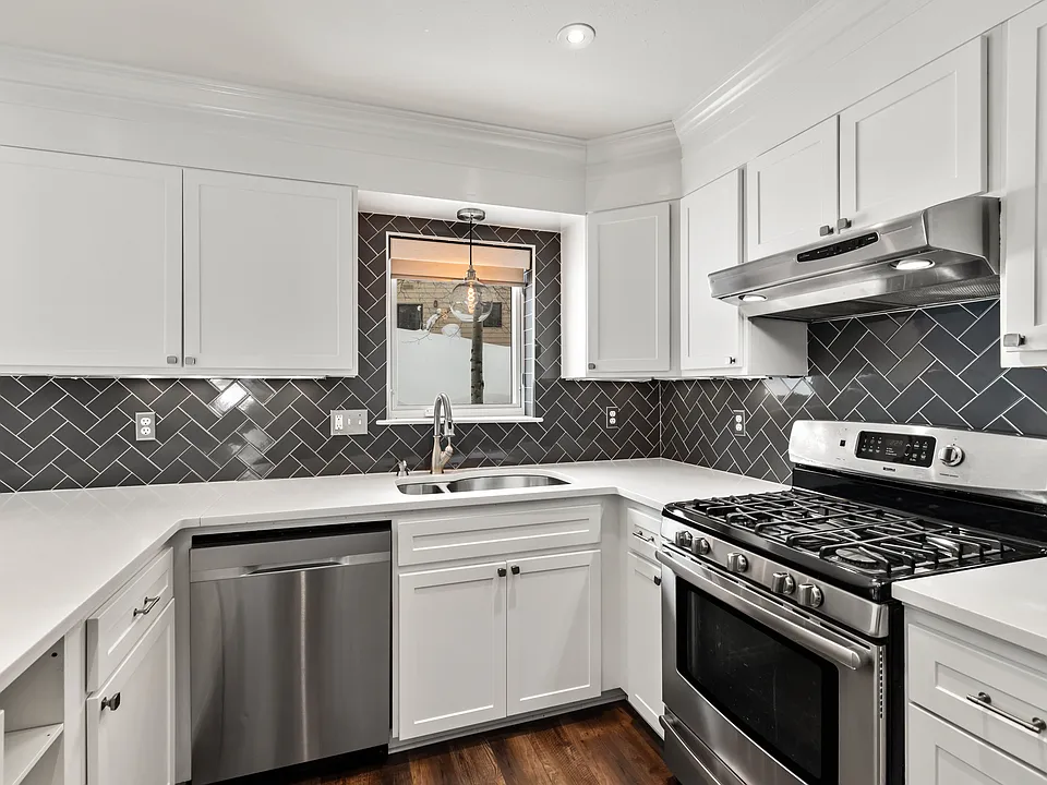 3450 Sunburst Ct