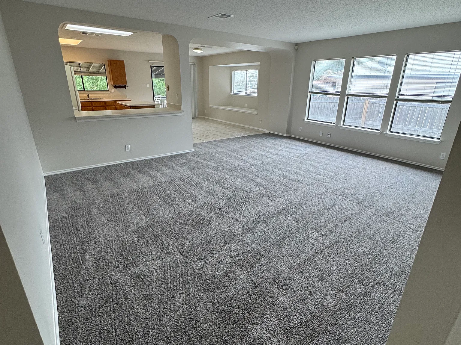3 bed, 1467 sqft, $1,650 — Photo 4