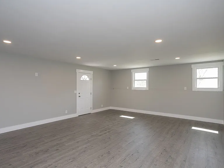 1608 Autumn Ridge Dr — Photo 13