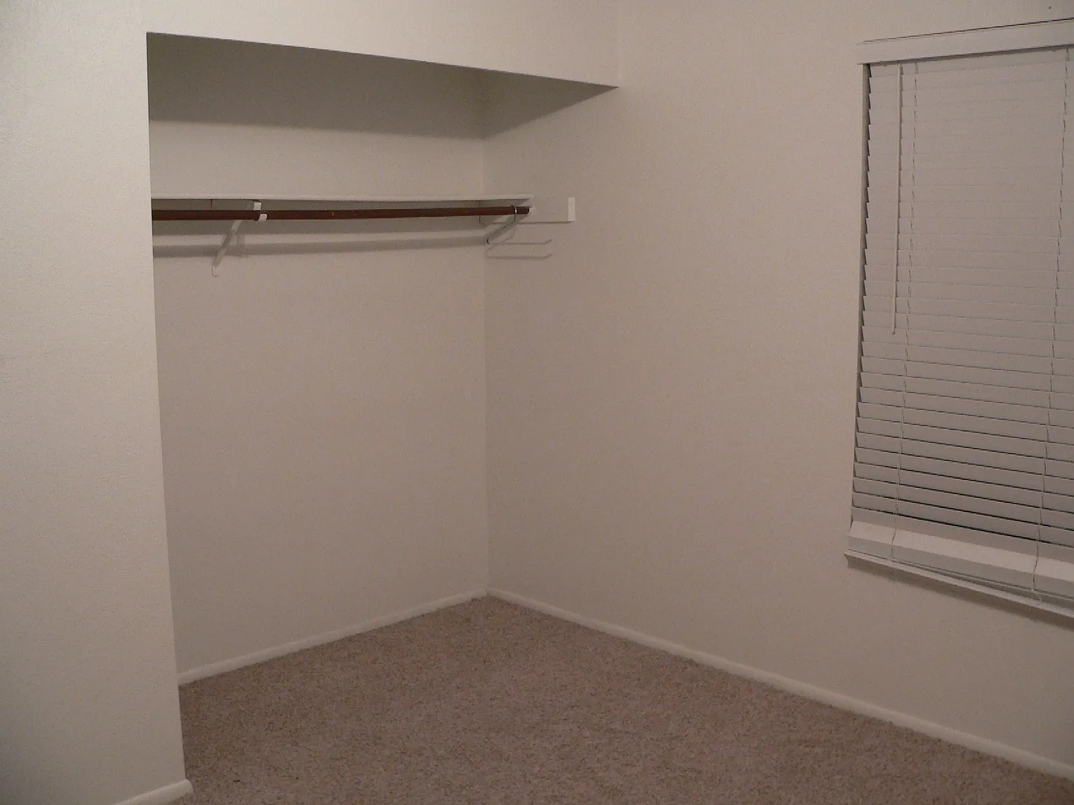 3 bed, 1200 sqft, $1,700 — Photo 4