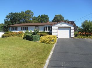 45 Aron Dr, Bohemia, NY 11716
