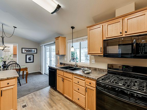 5th image of 579 Canyon Dr