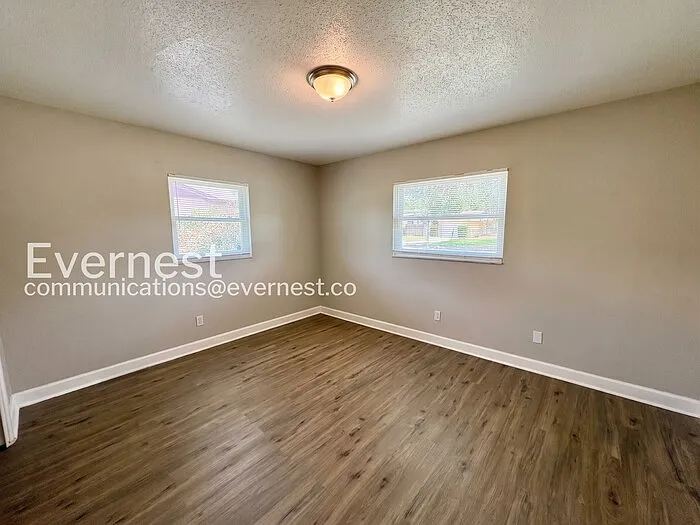 4708 Harwich St — Photo 17