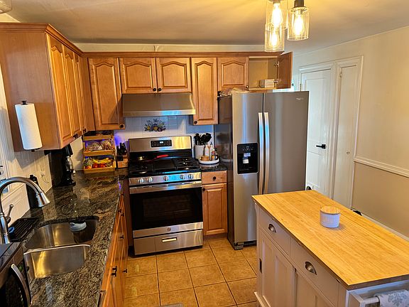 4th image of 114 Bentley St