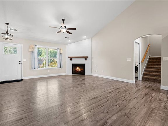 4th image of 176 Coleman Rd