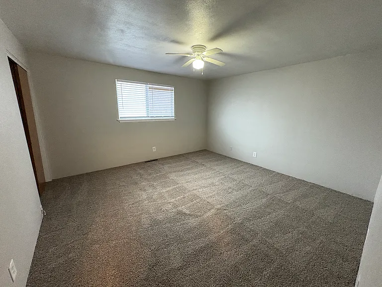 760 E Shore Dr — Photo 8