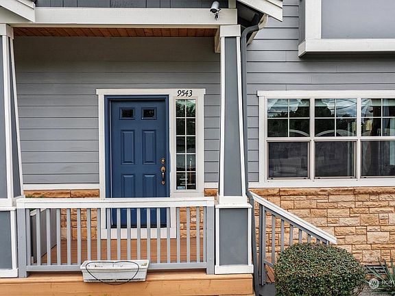 3rd image of 9543 Slater Avenue NE
