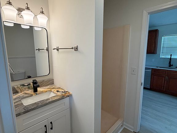 4th image of 9501 Leeds Cir