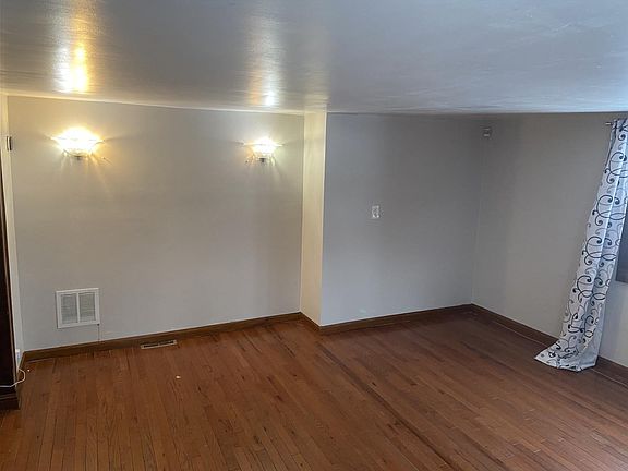 4th image of 3116 Elisha Ave