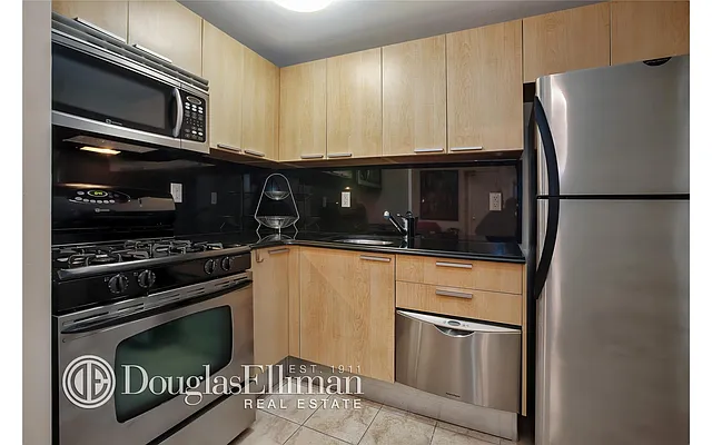 Sold by Douglas Elliman | media 8