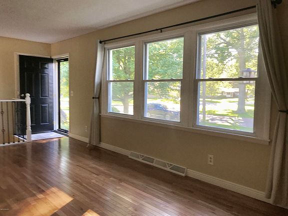 2nd image of 5060 Wickham Dr