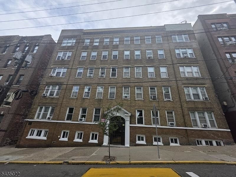 1st image of 325 79th St APT 21