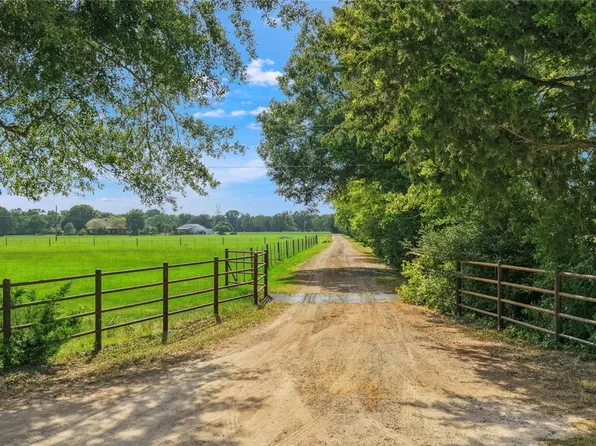 8751 Edge School House Rd, Hearne, TX 77859