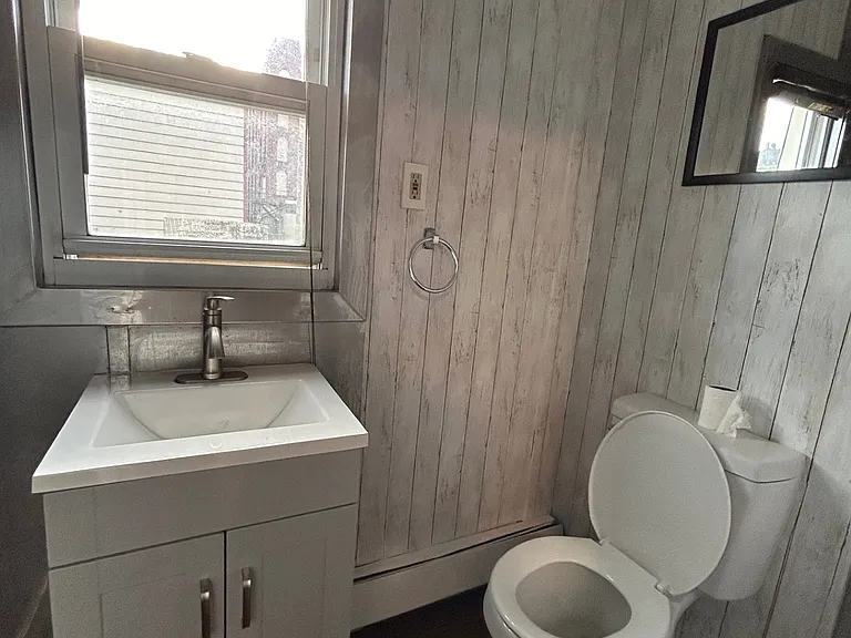 418 John St #1 — Photo 9