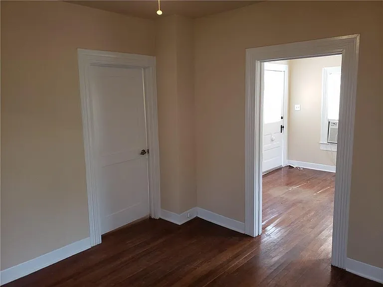 1405 Waller St — Photo 11